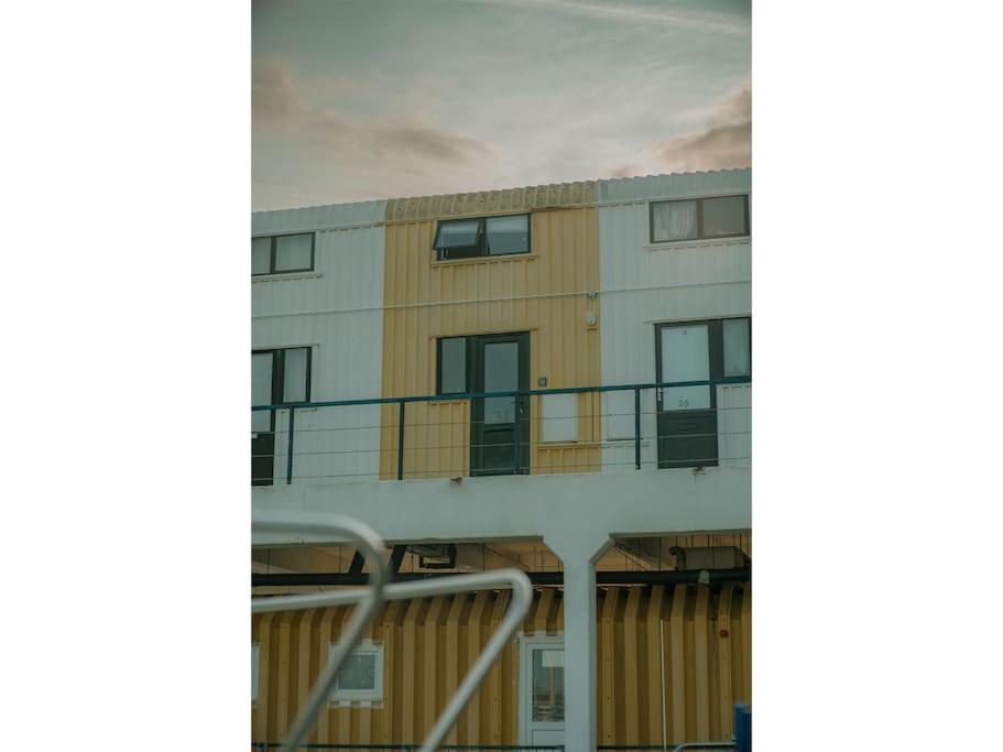 Tiny Floating Home With Marina Views Brighton Dış mekan fotoğraf